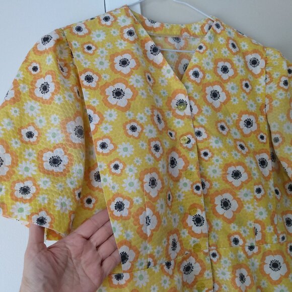 Amish Mennonite Cape Dress 39.5"B 35"W Yellow Flowers - Picture 5 of 10